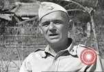 Immagine di Americani prigionieri di guerra Filippine, 1945, secondo 45 filmato di repertorio 65675062298