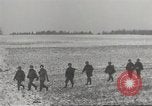 Standbild USA Soldaten Birresborn Deutschland, 1945, aus Sekunde 10 historischem Filmmaterial Videoclip 65675062311