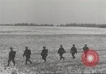 Standbild USA Soldaten Birresborn Deutschland, 1945, aus Sekunde 13 historischem Filmmaterial Videoclip 65675062311