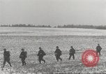 Standbild USA Soldaten Birresborn Deutschland, 1945, aus Sekunde 15 historischem Filmmaterial Videoclip 65675062311