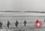 Standbild USA Soldaten Birresborn Deutschland, 1945, aus Sekunde 17 historischem Filmmaterial Videoclip 65675062311