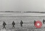 Standbild USA Soldaten Birresborn Deutschland, 1945, aus Sekunde 18 historischem Filmmaterial Videoclip 65675062311