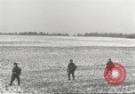 Standbild USA Soldaten Birresborn Deutschland, 1945, aus Sekunde 23 historischem Filmmaterial Videoclip 65675062311