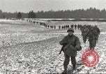 Standbild USA Soldaten Birresborn Deutschland, 1945, aus Sekunde 50 historischem Filmmaterial Videoclip 65675062311