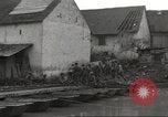 Standbild USA Soldaten Birresborn Deutschland, 1945, aus Sekunde 16 historischem Filmmaterial Videoclip 65675062312