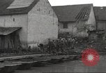Standbild USA Soldaten Birresborn Deutschland, 1945, aus Sekunde 19 historischem Filmmaterial Videoclip 65675062312