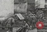 Standbild USA Soldaten Birresborn Deutschland, 1945, aus Sekunde 27 historischem Filmmaterial Videoclip 65675062312