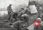 Standbild USA Soldaten Birresborn Deutschland, 1945, aus Sekunde 34 historischem Filmmaterial Videoclip 65675062312