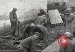 Standbild USA Soldaten Birresborn Deutschland, 1945, aus Sekunde 38 historischem Filmmaterial Videoclip 65675062312