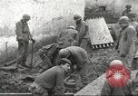 Standbild USA Soldaten Birresborn Deutschland, 1945, aus Sekunde 41 historischem Filmmaterial Videoclip 65675062312