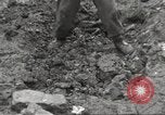 Standbild USA Soldaten Birresborn Deutschland, 1945, aus Sekunde 55 historischem Filmmaterial Videoclip 65675062312