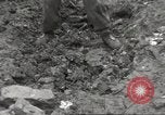 Standbild USA Soldaten Birresborn Deutschland, 1945, aus Sekunde 57 historischem Filmmaterial Videoclip 65675062312