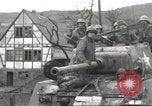 Immagine di Soldati statunitensi Birresborn Germania, 1945, secondo 9 filmato di repertorio 65675062313