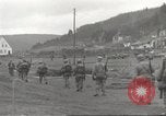 Immagine di Soldati statunitensi Birresborn Germania, 1945, secondo 21 filmato di repertorio 65675062314