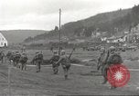 Immagine di Soldati statunitensi Birresborn Germania, 1945, secondo 24 filmato di repertorio 65675062314