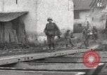 Immagine di Soldati statunitensi Birresborn Germania, 1945, secondo 43 filmato di repertorio 65675062314