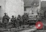 Immagine di Soldati statunitensi Birresborn Germania, 1945, secondo 23 filmato di repertorio 65675062315