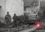 Immagine di Soldati statunitensi Birresborn Germania, 1945, secondo 26 filmato di repertorio 65675062315