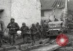 Immagine di Soldati statunitensi Birresborn Germania, 1945, secondo 28 filmato di repertorio 65675062315