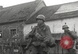 Immagine di Soldati statunitensi Birresborn Germania, 1945, secondo 59 filmato di repertorio 65675062315