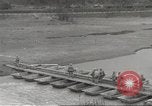 Standbild USA Soldaten Birresborn Deutschland, 1945, aus Sekunde 17 historischem Filmmaterial Videoclip 65675062316