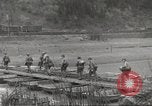 Standbild USA Soldaten Birresborn Deutschland, 1945, aus Sekunde 30 historischem Filmmaterial Videoclip 65675062316