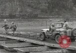 Standbild USA Soldaten Birresborn Deutschland, 1945, aus Sekunde 42 historischem Filmmaterial Videoclip 65675062316
