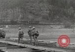 Standbild USA Soldaten Birresborn Deutschland, 1945, aus Sekunde 52 historischem Filmmaterial Videoclip 65675062316