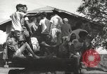Immagine di Gli americani liberato dalla prigione giapponese arriva all'ospedale Guimba Nueva Ecija Filippine, 1945, secondo 8 filmato di repertorio 65675062321