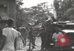Immagine di Gli americani liberato dalla prigione giapponese arriva all'ospedale Guimba Nueva Ecija Filippine, 1945, secondo 17 filmato di repertorio 65675062321