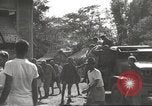 Immagine di Gli americani liberato dalla prigione giapponese arriva all'ospedale Guimba Nueva Ecija Filippine, 1945, secondo 18 filmato di repertorio 65675062321