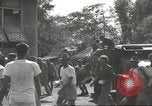 Immagine di Gli americani liberato dalla prigione giapponese arriva all'ospedale Guimba Nueva Ecija Filippine, 1945, secondo 19 filmato di repertorio 65675062321
