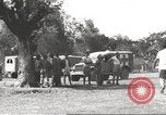 Immagine di Gli americani liberato dalla prigione giapponese arriva all'ospedale Guimba Nueva Ecija Filippine, 1945, secondo 32 filmato di repertorio 65675062321