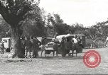 Immagine di Gli americani liberato dalla prigione giapponese arriva all'ospedale Guimba Nueva Ecija Filippine, 1945, secondo 35 filmato di repertorio 65675062321