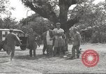 Immagine di Gli americani liberato dalla prigione giapponese arriva all'ospedale Guimba Nueva Ecija Filippine, 1945, secondo 43 filmato di repertorio 65675062321
