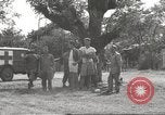 Immagine di Gli americani liberato dalla prigione giapponese arriva all'ospedale Guimba Nueva Ecija Filippine, 1945, secondo 44 filmato di repertorio 65675062321