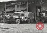 Immagine di Gli americani liberato dalla prigione giapponese arriva all'ospedale Guimba Nueva Ecija Filippine, 1945, secondo 48 filmato di repertorio 65675062321