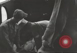 Immagine di Gli americani liberato dalla prigione giapponese arriva all'ospedale Guimba Nueva Ecija Filippine, 1945, secondo 52 filmato di repertorio 65675062321