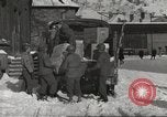 Standbild USA Soldaten Thionville Frankreich, 1945, aus Sekunde 28 historischem Filmmaterial Videoclip 65675062326