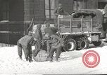 Standbild USA Soldaten Thionville Frankreich, 1945, aus Sekunde 39 historischem Filmmaterial Videoclip 65675062326
