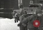 Standbild USA Soldaten Thionville Frankreich, 1945, aus Sekunde 47 historischem Filmmaterial Videoclip 65675062326
