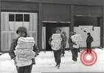 Standbild USA Soldaten Thionville Frankreich, 1945, aus Sekunde 61 historischem Filmmaterial Videoclip 65675062326