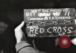 Immagine di Il francese operatori della Croce Rossa Thionville Francia, 1945, secondo 9 filmato di repertorio 65675062327