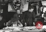 Immagine di Il francese operatori della Croce Rossa Thionville Francia, 1945, secondo 21 filmato di repertorio 65675062327