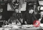 Immagine di Il francese operatori della Croce Rossa Thionville Francia, 1945, secondo 23 filmato di repertorio 65675062327