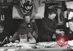 Immagine di Il francese operatori della Croce Rossa Thionville Francia, 1945, secondo 24 filmato di repertorio 65675062327