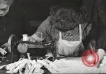 Immagine di Il francese operatori della Croce Rossa Thionville Francia, 1945, secondo 25 filmato di repertorio 65675062327