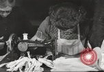 Immagine di Il francese operatori della Croce Rossa Thionville Francia, 1945, secondo 28 filmato di repertorio 65675062327