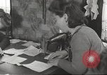 Immagine di Il francese operatori della Croce Rossa Thionville Francia, 1945, secondo 49 filmato di repertorio 65675062327