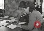 Immagine di Il francese operatori della Croce Rossa Thionville Francia, 1945, secondo 55 filmato di repertorio 65675062327